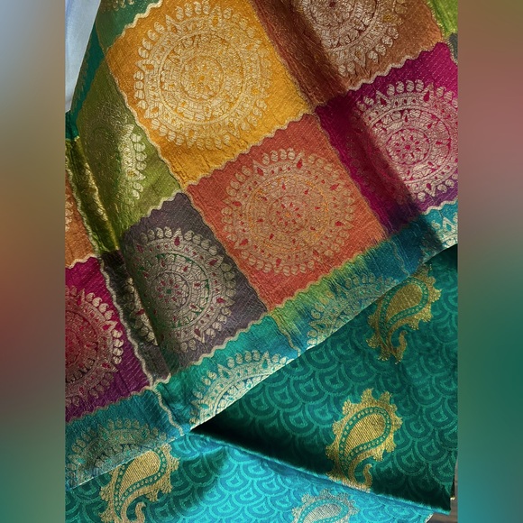 Dark green kanjeevaram saree with box pallu - Picture 5 of 6